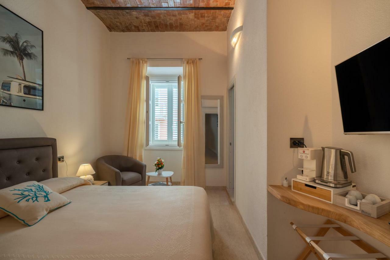 Corso Umberto Rooms ออลเบีย ภายนอก รูปภาพ