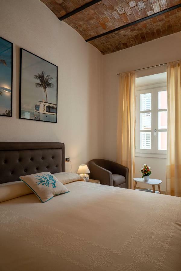 Corso Umberto Rooms ออลเบีย ภายนอก รูปภาพ